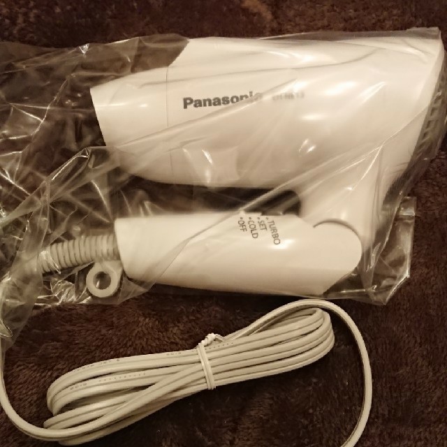 Panasonic(パナソニック)のドライヤー パナソニック 新品 白 EH-NE13 スマホ/家電/カメラの美容/健康(ドライヤー)の商品写真