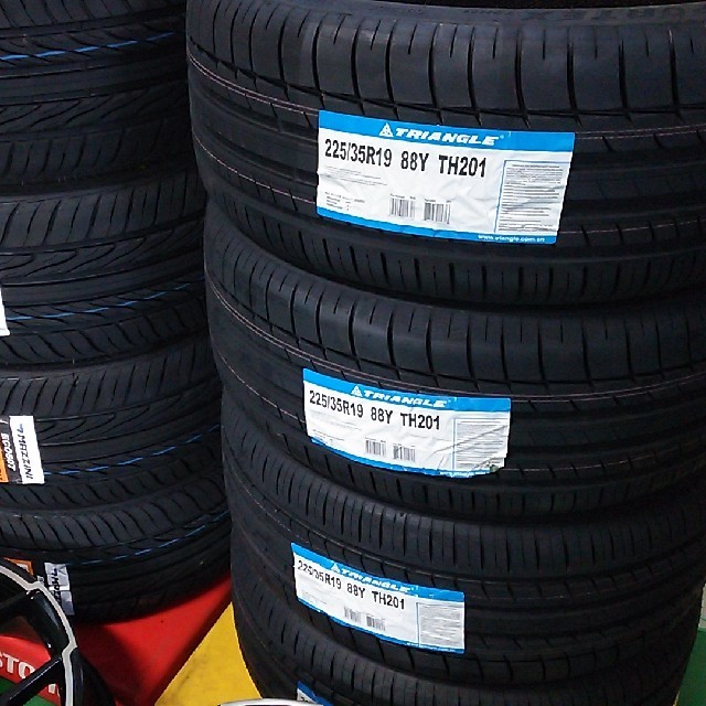 送料無料！美品 ANHELO 19インチ×新品タイヤ選択自由225/40R19等 自動車/バイクの自動車(タイヤ・ホイールセット)の商品写真