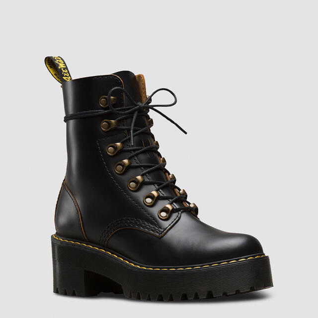 Dr.Martens(ドクターマーチン)のLEONA レディースの靴/シューズ(ブーツ)の商品写真