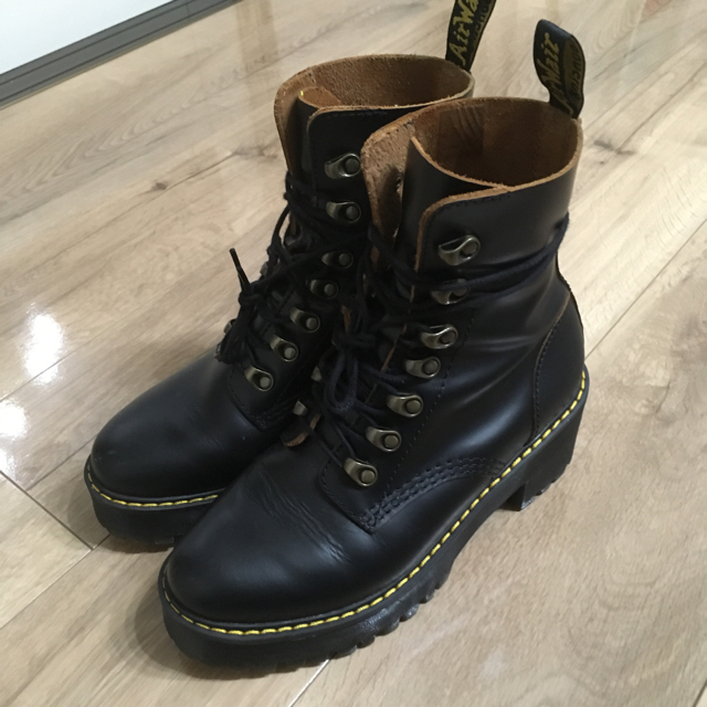 Dr.Martens(ドクターマーチン)のLEONA レディースの靴/シューズ(ブーツ)の商品写真