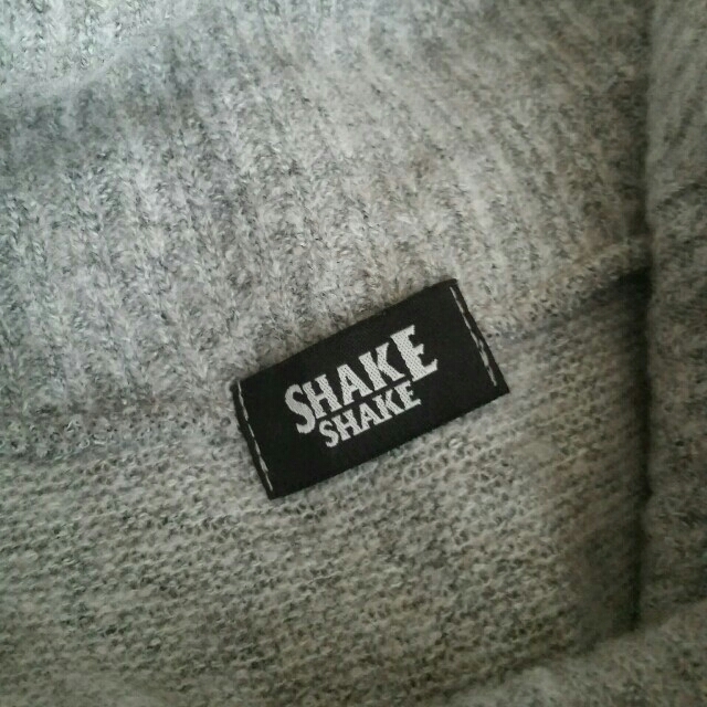 SHAKE SHAKE(シェイクシェイク)のニットワンピース レディースのワンピース(ミニワンピース)の商品写真