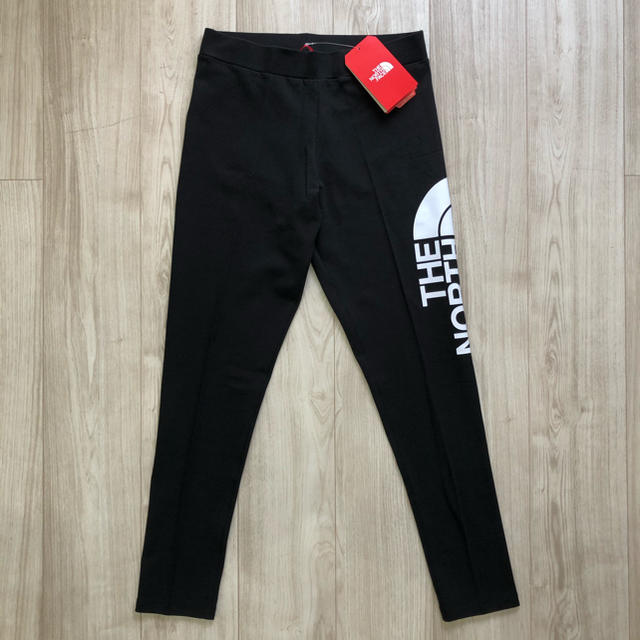 THE NORTH FACE(ザノースフェイス)の【海外限定】新品　TNF ザ  ノースフェイス ガールズ レギンス　M レディースのレッグウェア(レギンス/スパッツ)の商品写真