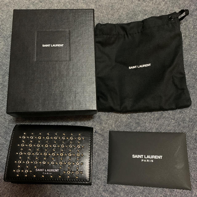 サンローラン ミニ財布 スタッズ 三つ折財布 完売品 サンローラン ミニ財布 スタッズ 三つ折財布 完売品