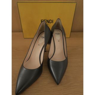 フェンディ(FENDI)のお値下げ中♡FENDI 新品ミンクファー付きパンプス ブラウン(ハイヒール/パンプス)