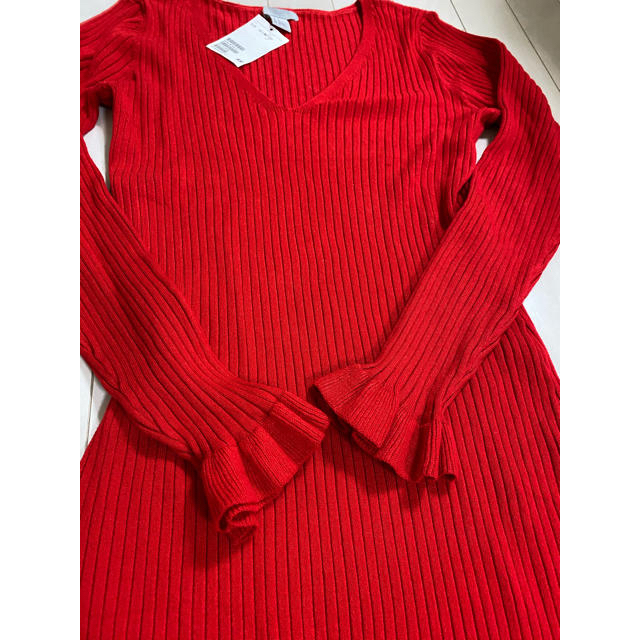 H&M(エイチアンドエム)のH&Ｍ  真紅ニットワンピース　新品未使用タグ付き レディースのワンピース(ロングワンピース/マキシワンピース)の商品写真