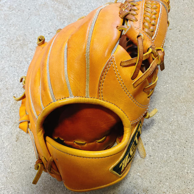 ZETT(ゼット)の硬式内野用グローブ スポーツ/アウトドアの野球(グローブ)の商品写真