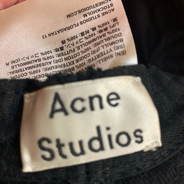 ACNE(アクネ)のAcne Studios バケットハット　ブラック メンズの帽子(ハット)の商品写真