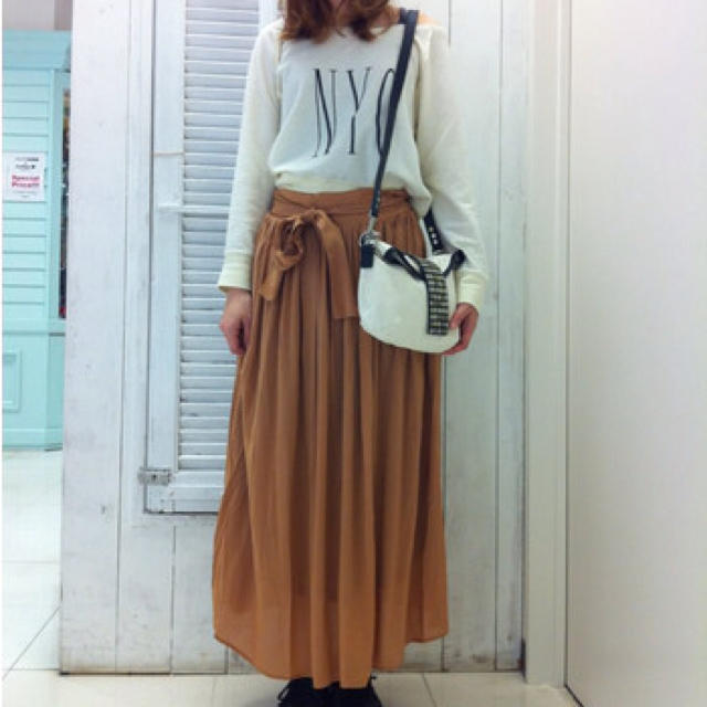 Kastane(カスタネ)の前リボンマキシスカート レディースのスカート(ロングスカート)の商品写真