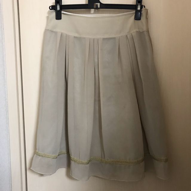HONEYS(ハニーズ)のベージュ シフォン膝丈スカート レディースのスカート(ひざ丈スカート)の商品写真