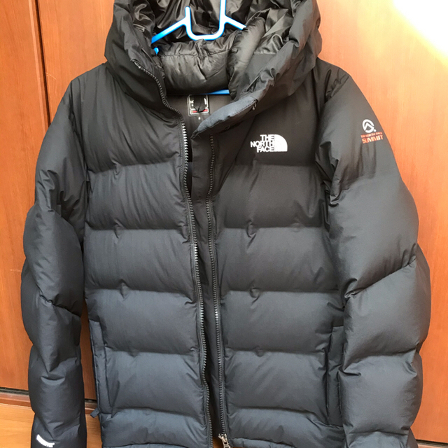 THE NORTH FACE(ザノースフェイス)の極美品！ザ・ノースフェイス　ビレイヤーパーカー　ブラック　S サイズ メンズのジャケット/アウター(ダウンジャケット)の商品写真