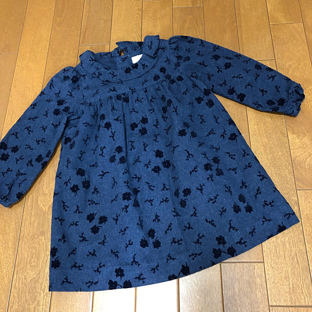 ZARA KIDS(ザラキッズ)のザラベイビー フリル フラワー柄　ワンピース キッズ/ベビー/マタニティのキッズ服女の子用(90cm~)(ワンピース)の商品写真