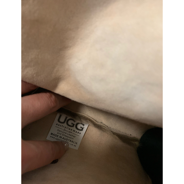 UGG(アグ)のフリル様専用　オーストラリア産UGG ショルダーバック レディースのバッグ(ショルダーバッグ)の商品写真
