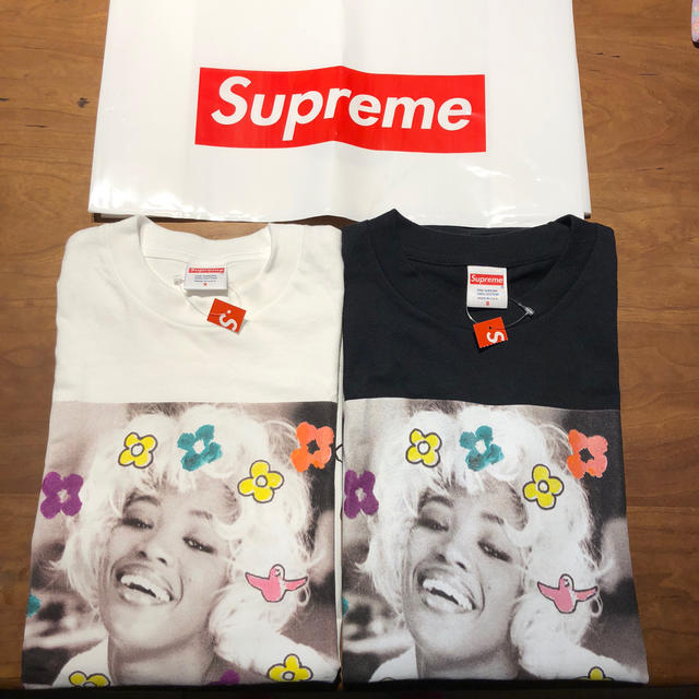 supreme  naomi  tee  20ss  黒S白S  2枚セット