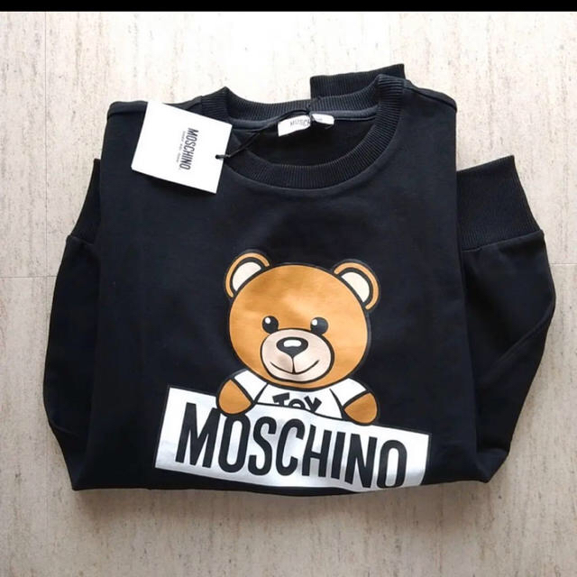 MOSCHINO(モスキーノ)のモスキーノ　新品タグ付き　ベアプリントスウェットmoschino レディースのトップス(トレーナー/スウェット)の商品写真