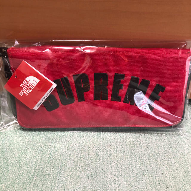 Supreme(シュプリーム)のSupreme Arc Logo Organizer  19ss  メンズのファッション小物(長財布)の商品写真