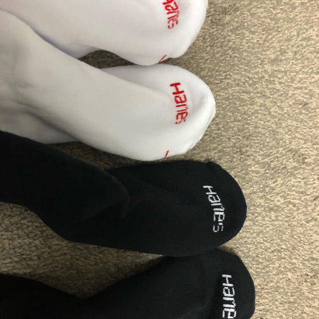 Supreme(シュプリーム)の早い者勝ち！SUPREMEシュプリーム×ヘインズ靴下 2色セット ソックス メンズのレッグウェア(ソックス)の商品写真