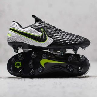 ナイキ(NIKE)のティエンポ レジェンド 8 エリート SG サッカースパイク ナイキ(シューズ)