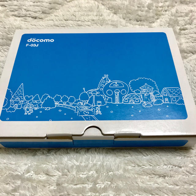 NTTdocomo(エヌティティドコモ)のdocomo F-03J キッズケータイ ブルー 新品 キッズ携帯 スマホ/家電/カメラのスマートフォン/携帯電話(携帯電話本体)の商品写真