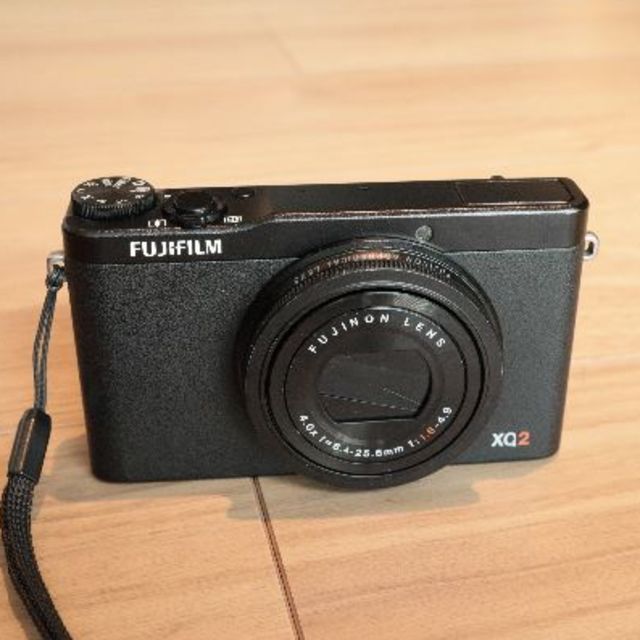 富士フイルム(フジフイルム)のFUJIFILM XQ2 Black スマホ/家電/カメラのカメラ(コンパクトデジタルカメラ)の商品写真