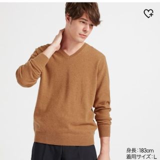 ユニクロ(UNIQLO)のラク様専用  UNIQLO カシミヤVネックニット M(ニット/セーター)