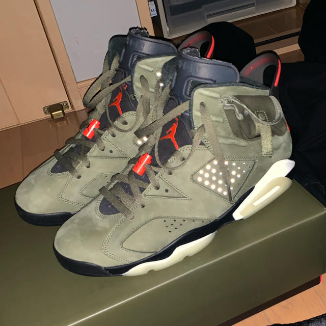 NIKE(ナイキ)の最終値下げ NIKE AIR JORDAN 6 TRAVIS SCOTT メンズの靴/シューズ(スニーカー)の商品写真