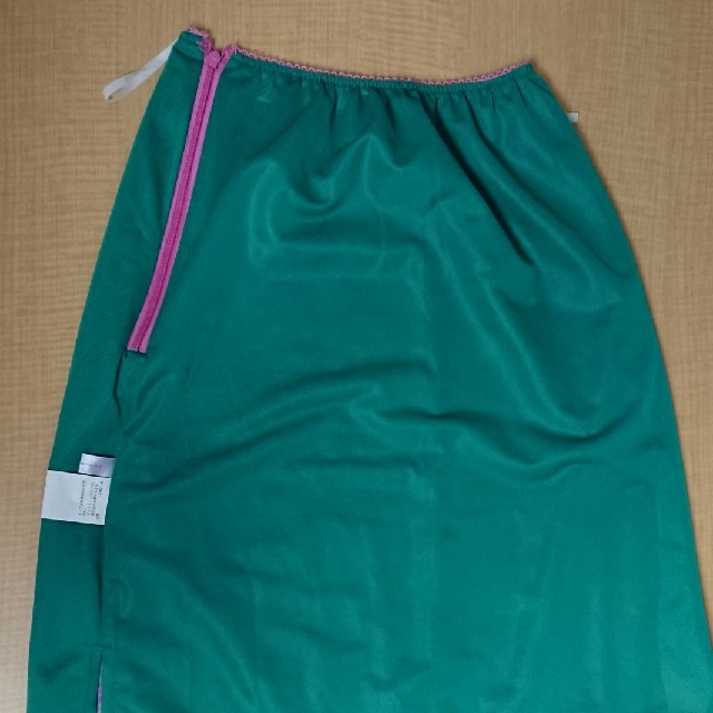 i.n.e(インエ)の絵画風 ひざ丈スカート レディースのスカート(ひざ丈スカート)の商品写真