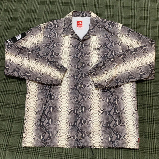 Supreme(シュプリーム)のSupreme☆The North Face Snakeskinコーチジャケット メンズのジャケット/アウター(ナイロンジャケット)の商品写真