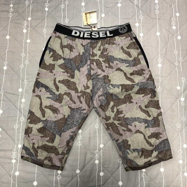 DIESEL(ディーゼル)のdiesel ハーフパンツ メンズのパンツ(ショートパンツ)の商品写真