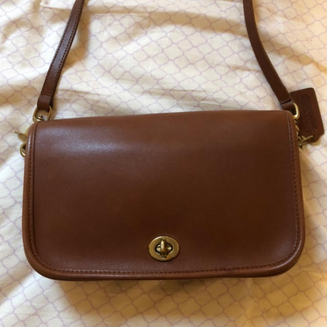 COACH(コーチ)のオールドコーチ　ブラウン　ショルダーバッグ レディースのバッグ(ショルダーバッグ)の商品写真