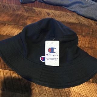 チャンピオン(Champion)の新品　champion バケットハット　ネイビー　紺(ハット)