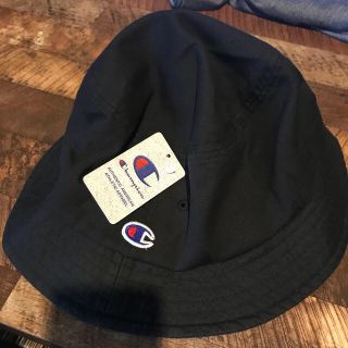 チャンピオン(Champion)の新品　champion バケットハット　ブラック　黒(キャップ)