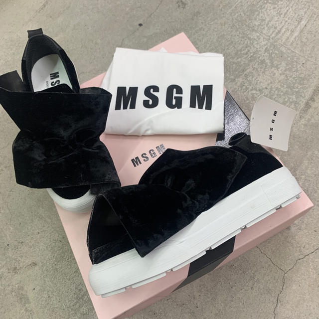 MSGM(エムエスジイエム)の定価7.4万円　MSGM フリル スニーカー　厚底　新品 レディースの靴/シューズ(スニーカー)の商品写真