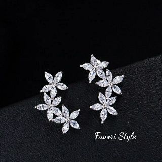 フォクシー(FOXEY)のAAAジルコニア シルバー925  Flower ピアス(ピアス)