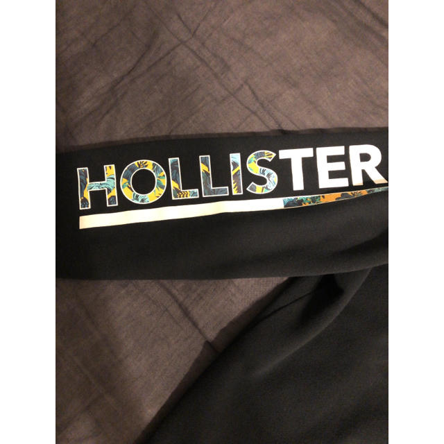 Hollister(ホリスター)の最終価格！【Holllister】 フルジップパーカー ブラック Sサイズ メンズのトップス(パーカー)の商品写真