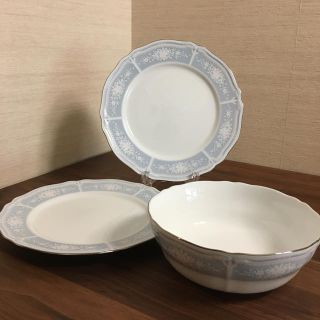 ノリタケ(Noritake)のNoritake 大皿27cmプレート2枚&21cmボウル レースウッドプラチナ(食器)