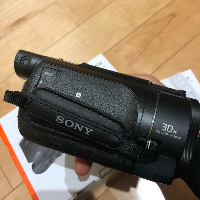 国内在庫】 ソニー 特別セーフ ビデオカメラ FDR-AX55 ☆良品☆JVC 4K ビデオカメラ#384 シルバー 64GB Everio  GZ-V590-S 光学20倍☆385