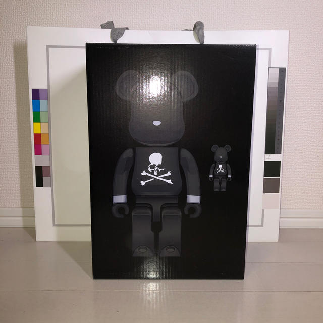 MEDICOM TOY(メディコムトイ)のBE@RBRICK mastermind BLACK CHROME Ver エンタメ/ホビーのフィギュア(その他)の商品写真