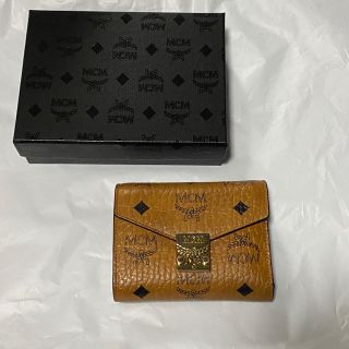 エムシーエム(MCM)のmcm  三つ折り　財布(折り財布)