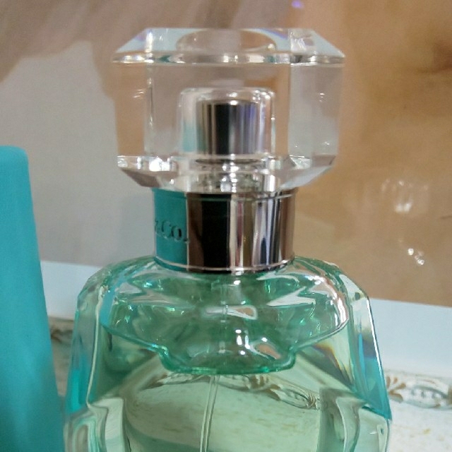 Tiffany & Co.(ティファニー)のティファニー   インテンス　75ml  ホワイトデー限定✨ コスメ/美容の香水(香水(女性用))の商品写真