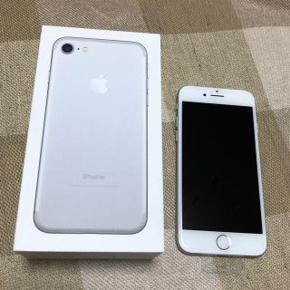 アップル(Apple)のiPhone7 128GB シルバー　SIMフリー(スマートフォン本体)