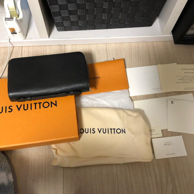 LOUIS VUITTON ルイヴィトン ジッピー XL タイガ