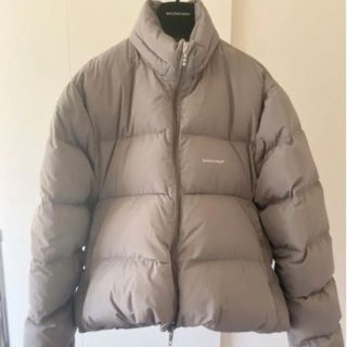 BALENCIAGA(ダウンジャケット ・ ホワイト/白色系)のフリマ BALENCIAGA(ダウンジャケット ・ ホワイト/白色系)のフリマ