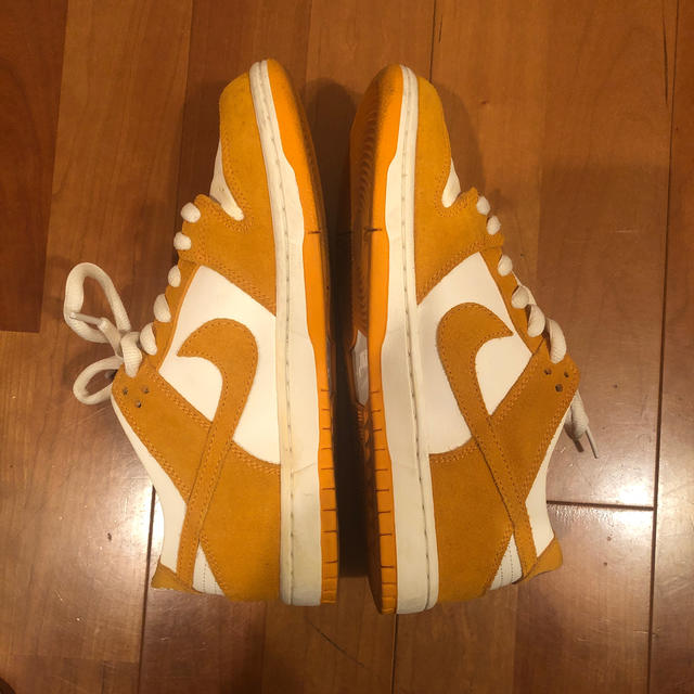 NIKE(ナイキ)のNike sb dunk low circuit orange  メンズの靴/シューズ(スニーカー)の商品写真