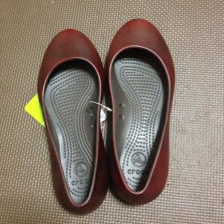 クロックス(crocs)の★新品★クロックス W6 定価4480円(スニーカー)