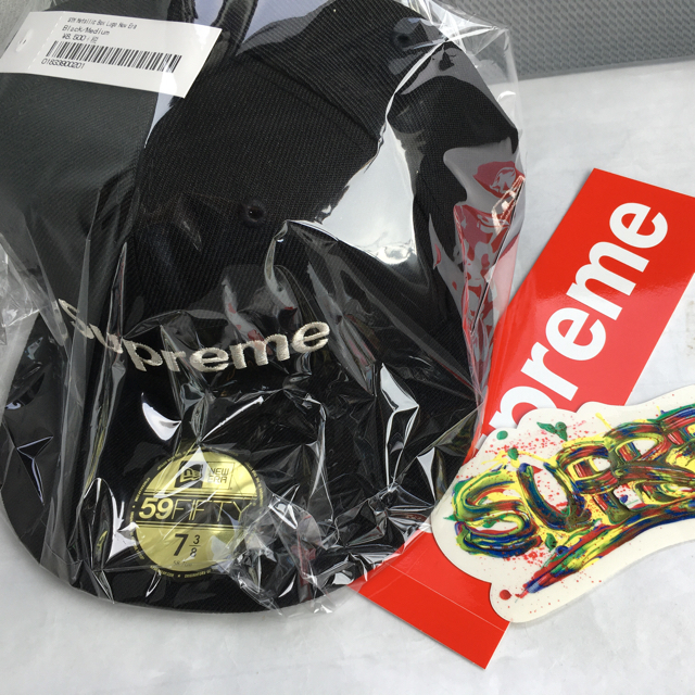 Supreme(シュプリーム)のSupreme $1M Metallic Box Logo New Era メンズの帽子(キャップ)の商品写真