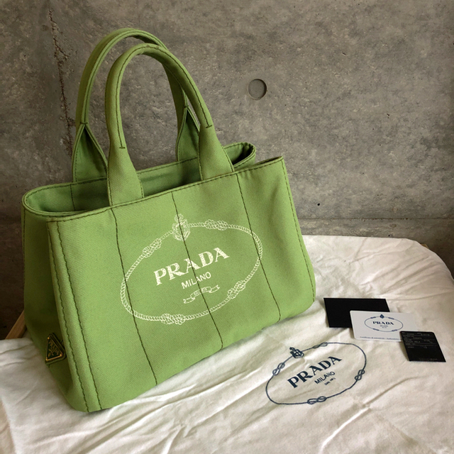 PRADA(プラダ)のPRADA CANAPA／プラダ　カナパ レディースのバッグ(ハンドバッグ)の商品写真