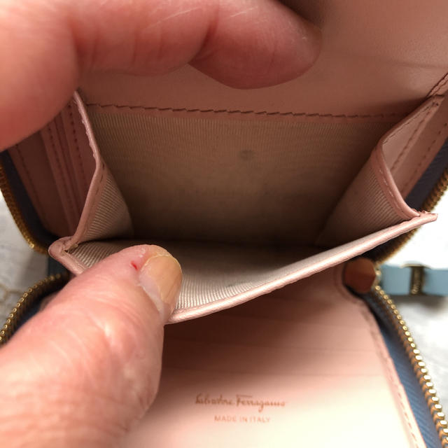 Salvatore Ferragamo(サルヴァトーレフェラガモ)の美品♡サルヴァトーレ フェラガモ 折財布 レディースのファッション小物(財布)の商品写真