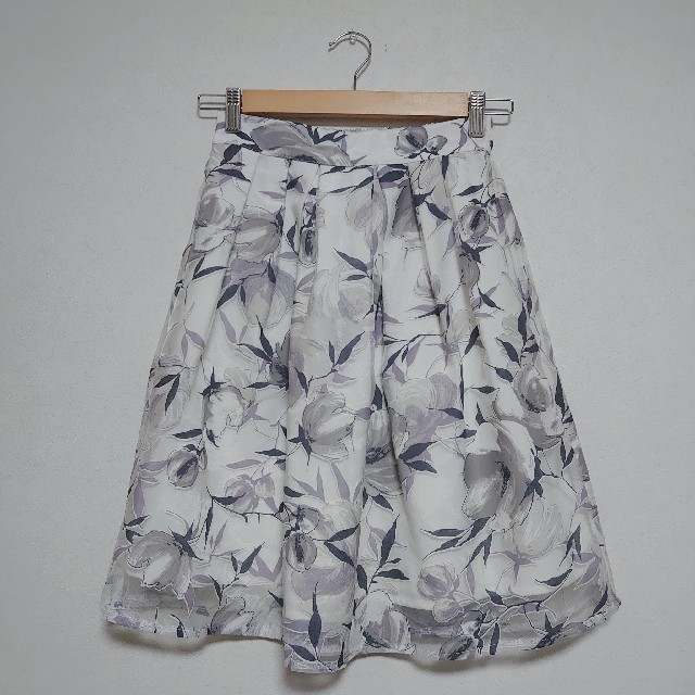 【 tocco closet 】シアーフラワー フレアスカート レディースのスカート(ひざ丈スカート)の商品写真