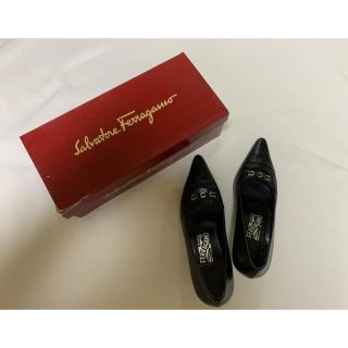 サルヴァトーレフェラガモ(Salvatore Ferragamo)のフェラガモ　ガンチーニ　パンプス　ブラック　(ハイヒール/パンプス)