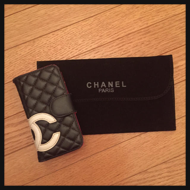 CHANEL(シャネル)のシャネル iPhone5.5s カバー スマホ/家電/カメラのスマホアクセサリー(モバイルケース/カバー)の商品写真